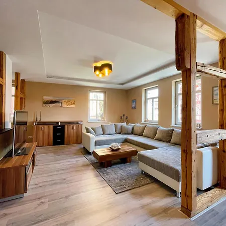 Alter Balken-neuer Glanz - Luna Im Herzen Heinrichs * Suhl