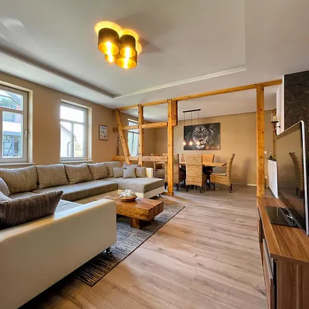 Alter Balken-neuer Glanz - Luna Im Herzen Heinrichs